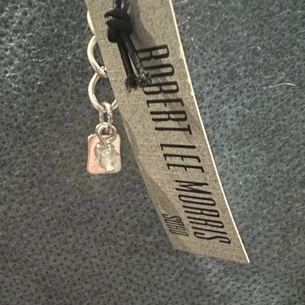 NWT: Robert Lee Morris Mixed Metal Hammered Silver and Gold Link Necklace - Picture 2 of 7